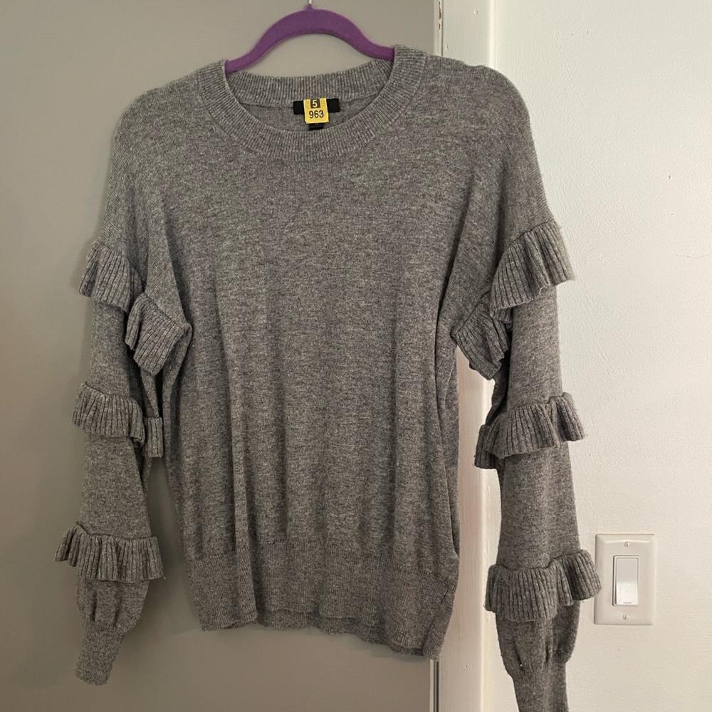 Ruffle sleeve Wool sweater